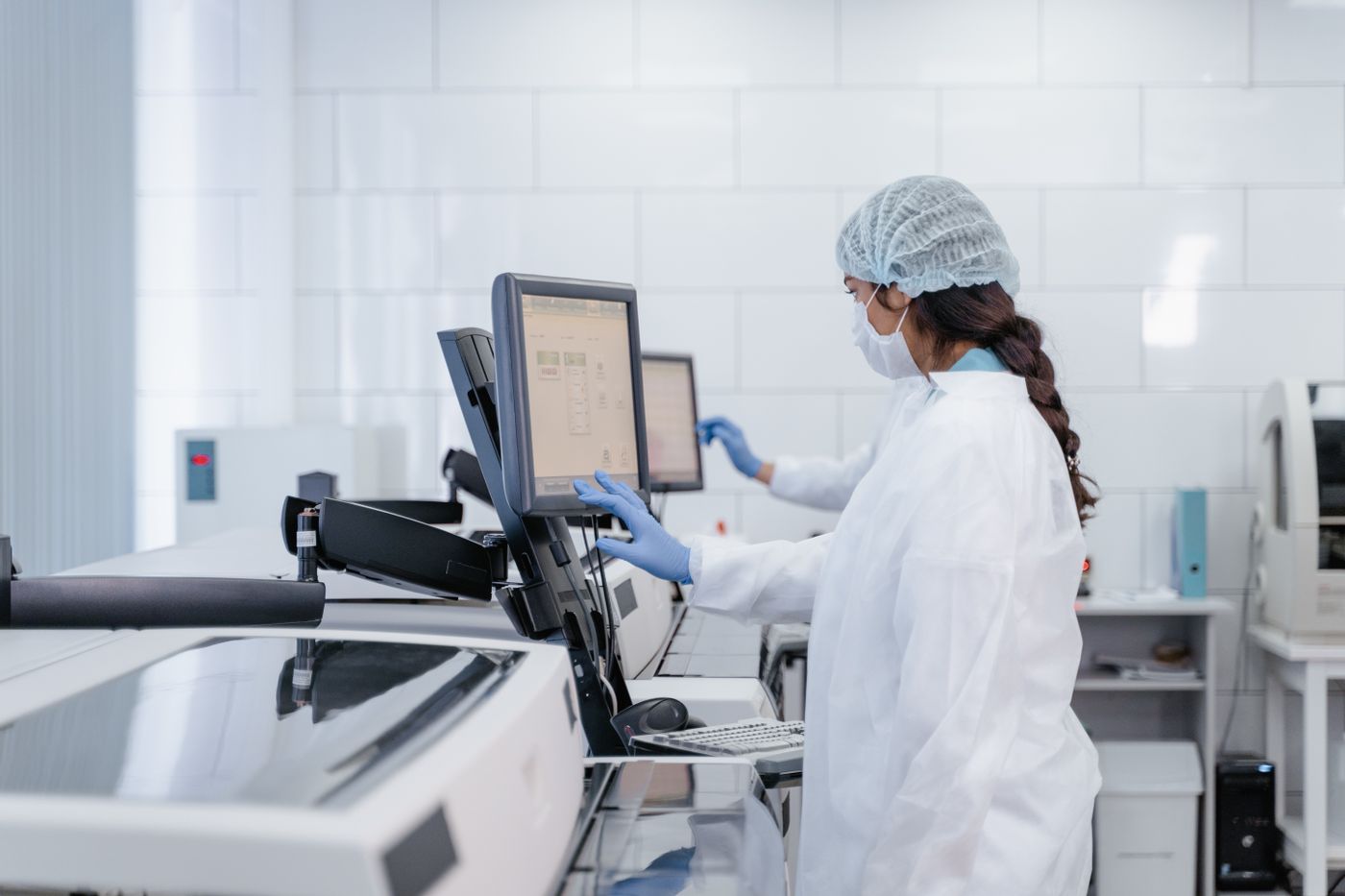 Clinical laboratory analyzer and research equipment